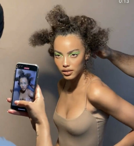 Aliana King star perfect images