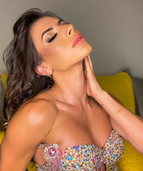 Rainhas De Bateria star exclusive gallery