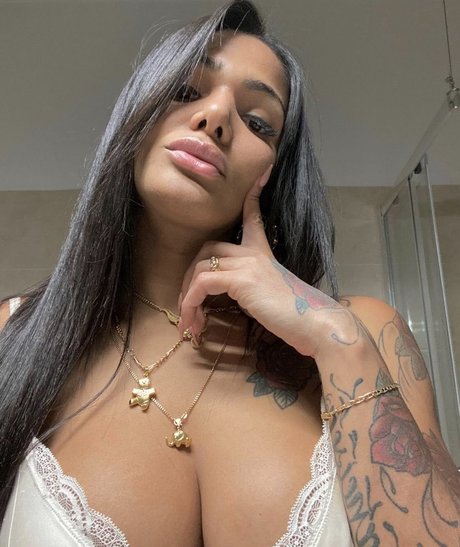 Krissttal Ruizz naked model gallery