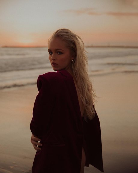 Julia Tychoniewicz star nude img