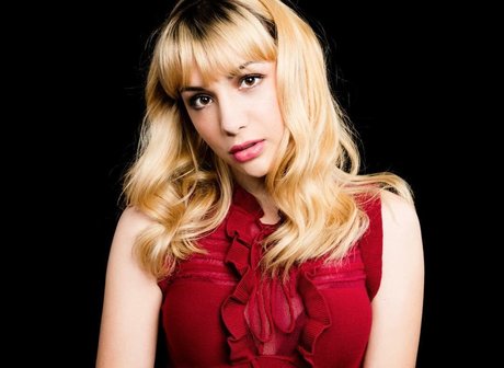 Hannah Marks star perfect photo