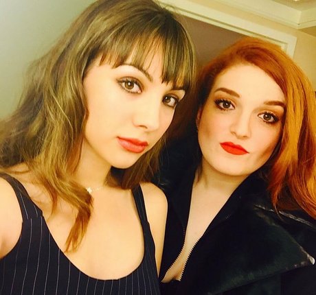 Hannah Marks art star images