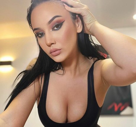 alina03m star beautiful picture