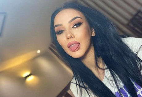 alina03m art pornstar pictures