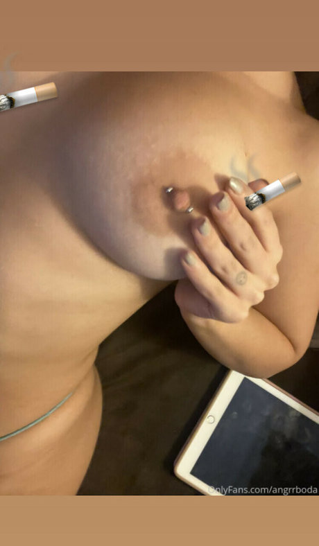 angrrboda hot actress galleries