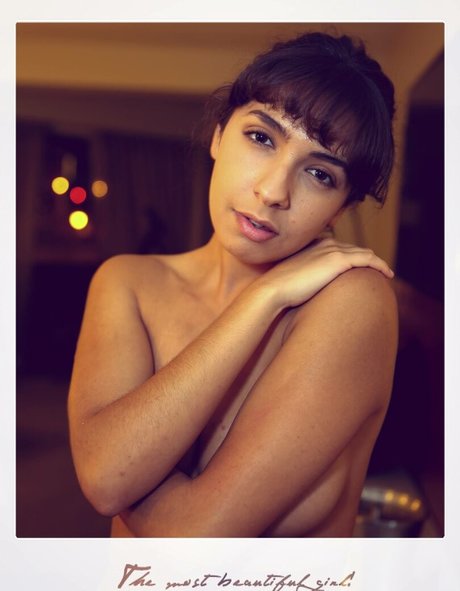 Monique poses pornstar erotic pics