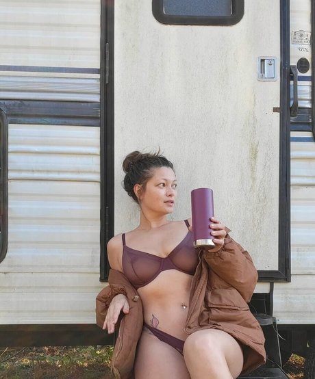 Chelsie Aryn naked pornstar pictures