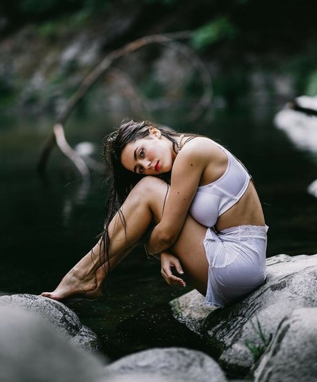 Valeriesmth top model pictures