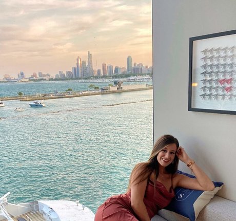 Corina Isabel porn model gallery