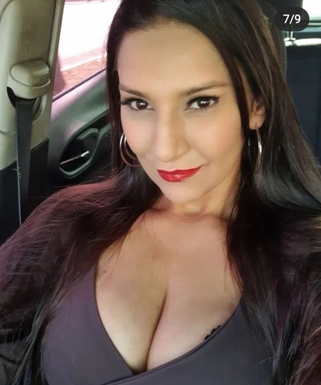 Jee Trindade exclusive star pics