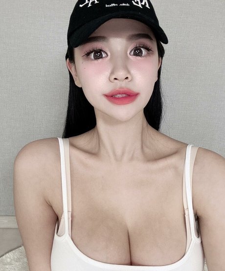 h___xee free pornstar img