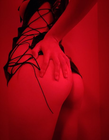 Ninja Dee model nude pic