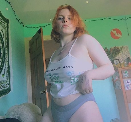 Izzyisdying pornstar free photos