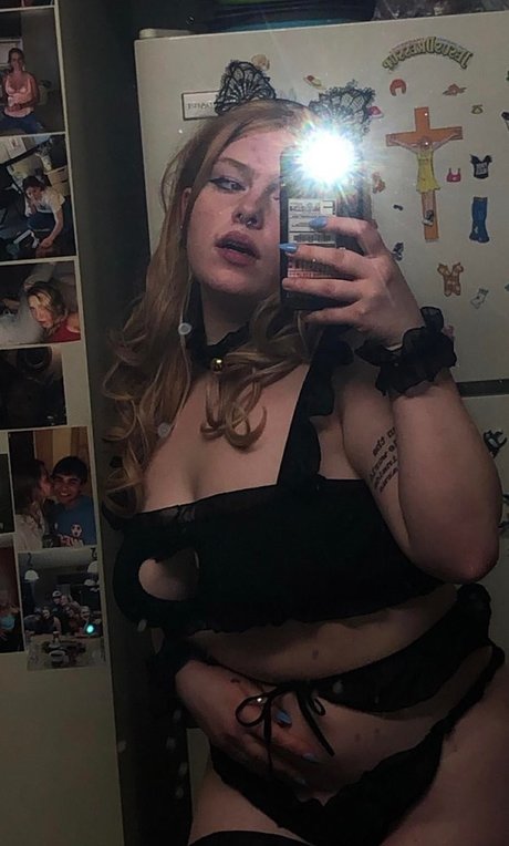 Izzyisdying pornstar beautiful photos