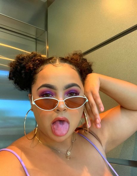 Deanelizyunes hd actress archive