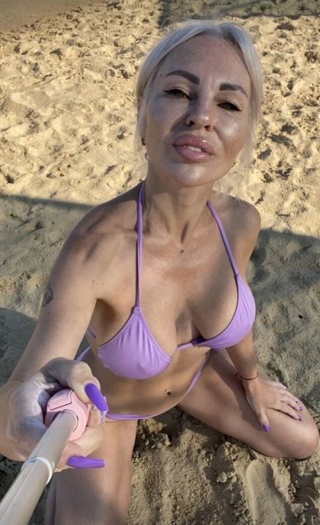 Hotnessi erotic pornstar image