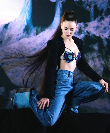 Alina Boz model hot pics