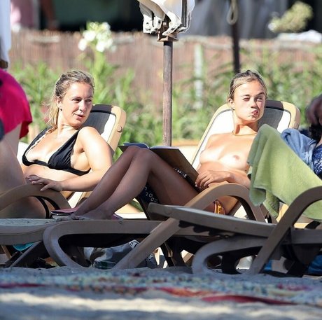 Amelia Windsor free model pictures