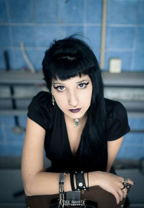 adamnotoscar hd model galleries