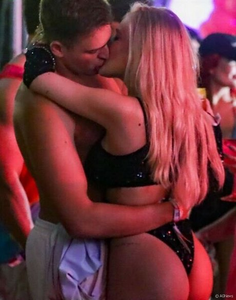 Farofa Da GKay hot model photo