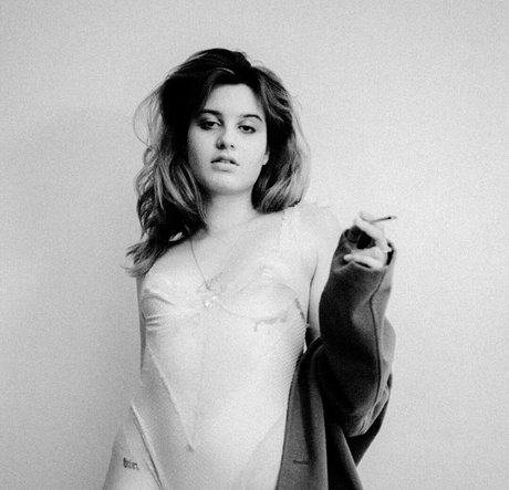 Isa Provati pornstar photo