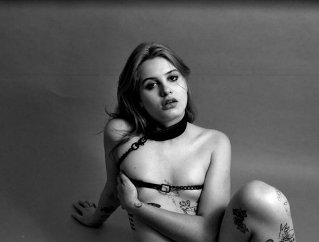 Isa Provati pornstar beautiful image