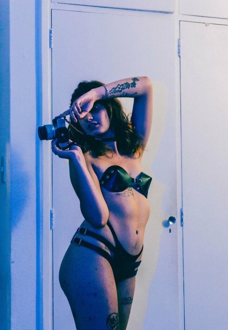 Isa Provati nice pornstar photos