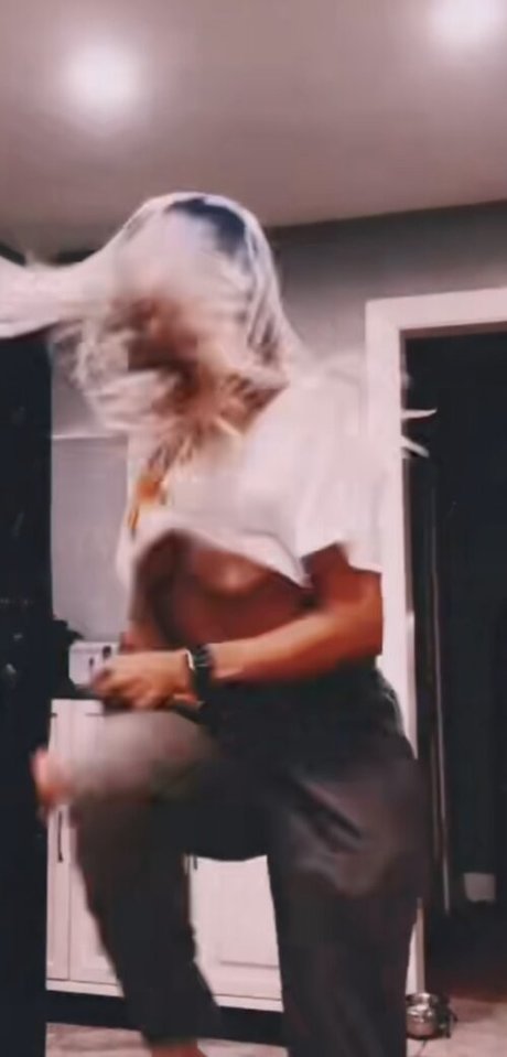 Barbiewants2hype sex model pictures