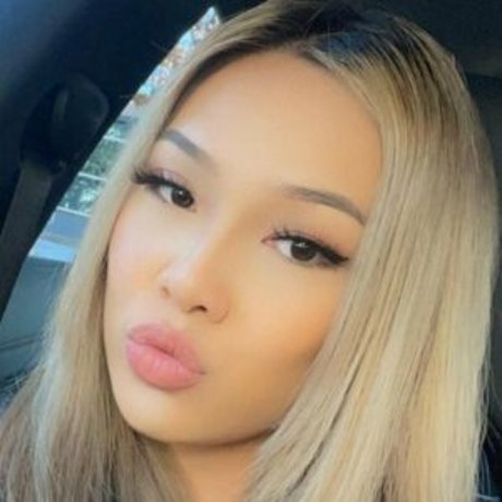 Axnuwin model nudes pictures