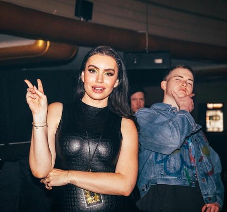 Sophie Simmons model top picture