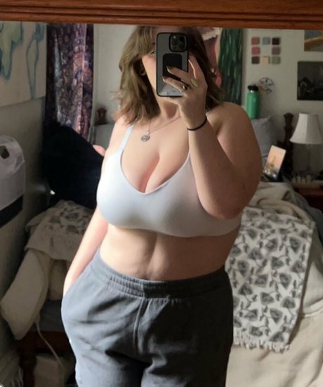 Thekinkcouch model hd image