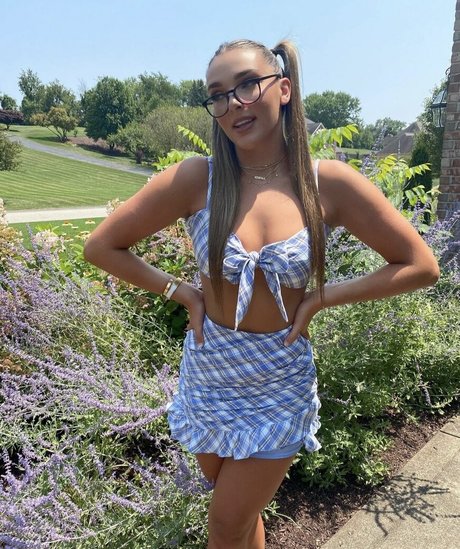 Kendall Vertes art star photo