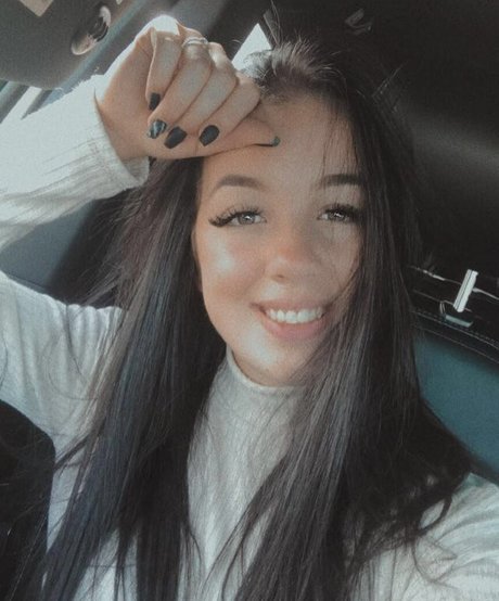 Shelby Dias star porn images