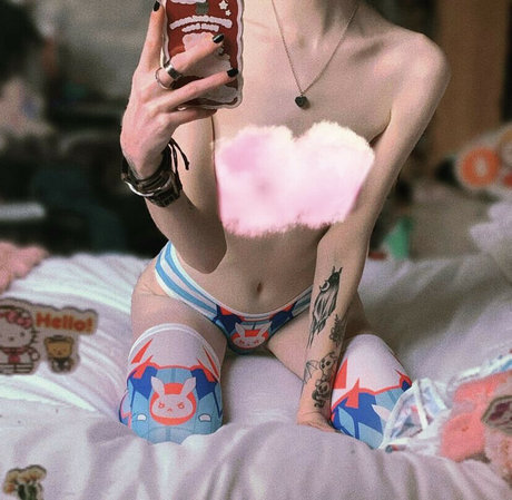 Hollowpix_ model nude photos