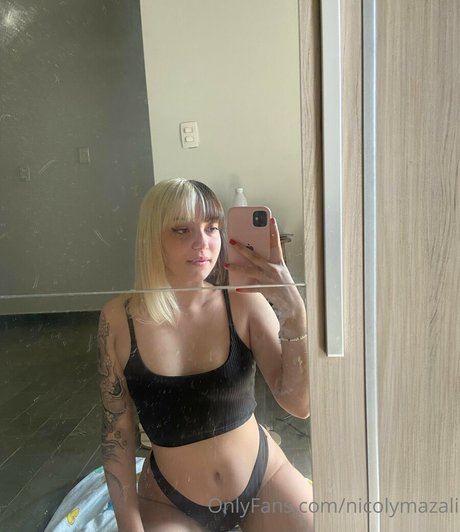 Nicoly Mazali pretty actress pictures