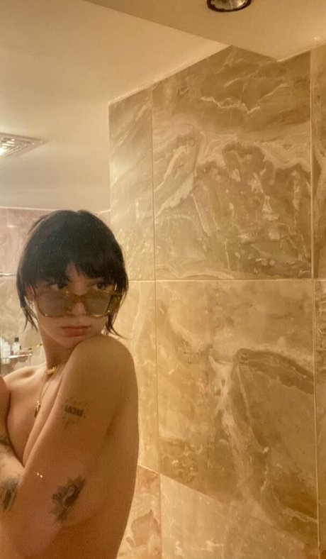 c millierock star nude picture