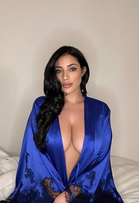 Gabriella Firek model top pic