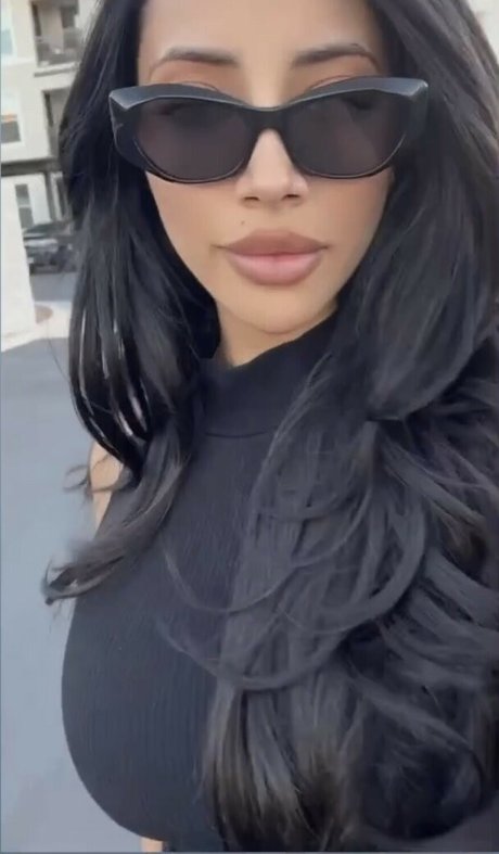 Gabriella Firek model nude img