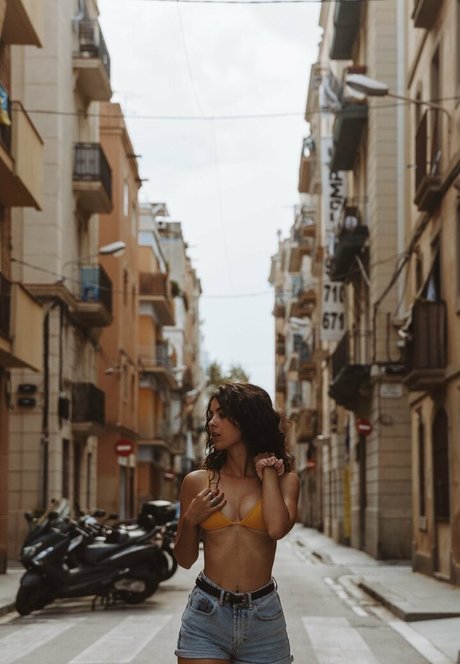 Sara Llamas free actress galleries