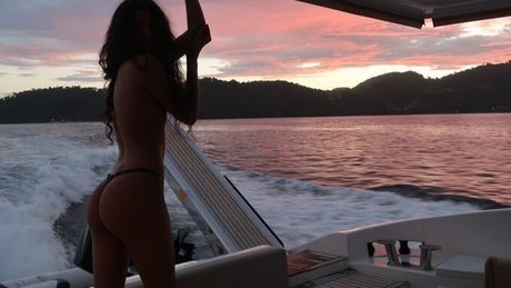 Rafaela Cavalcante model erotic pictures