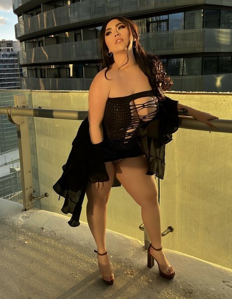 Miss Leira pornstar photo