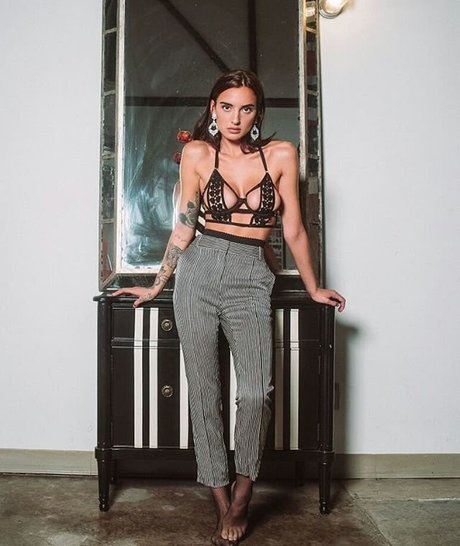 callanjensen model nudes picture