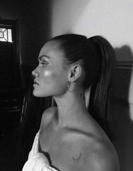 Sinead Harnett porn actress images