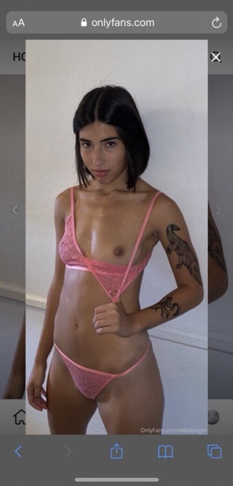 pickledwh0re nude model pictures