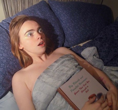 Daisy Waterstone model naked pic