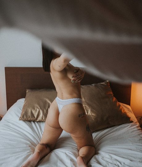 crismaia97 pornstar sexy img