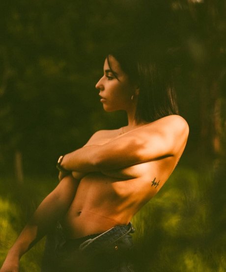 crismaia97 model art img