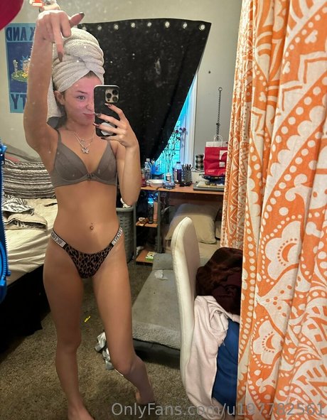 Sydnee Nelson star high quality photo