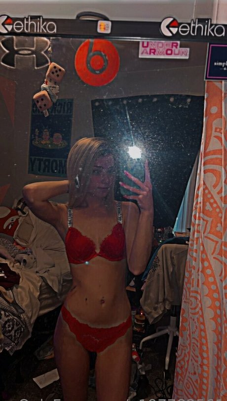 Sydnee Nelson beautiful model pictures