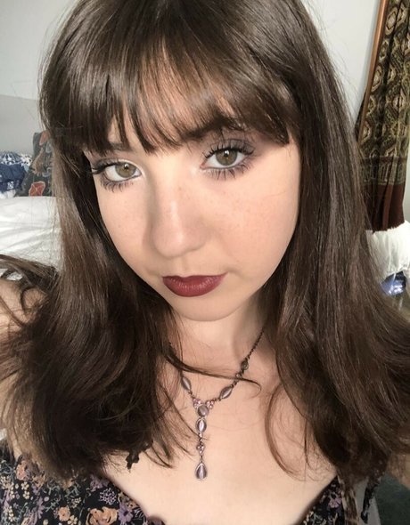 uwubrat xxx model pics